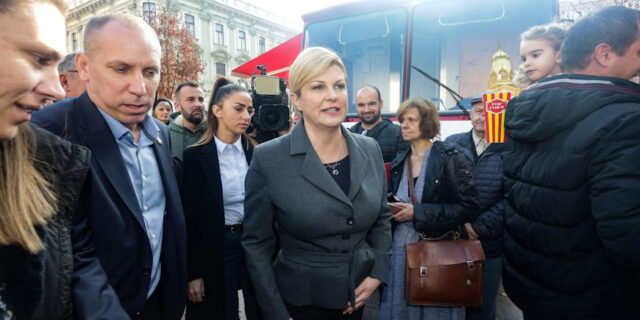 Zagreb: Grabar-Kitarović uz veliku podršku na prikupljanju potpisa za kandidaturu
