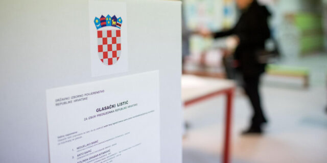 U 7 sati otvorena su biračka mjesta za izbor predsjednika Republike Hrvatske