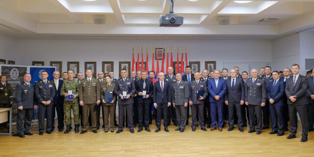 Dodjela medalja HV-a za osobni ili skupni doprinos postignućima u izvršavanju misija ili zadaća
