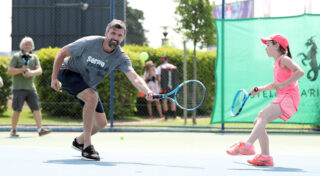 Umag: Goran Ivanišević zaigrao tenis s klincima na Kids weeku by VAT and Babolat