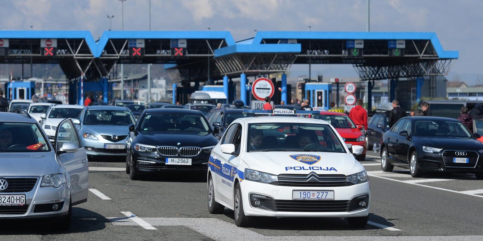 Velike gužve na graničnom prjelazu Bregana zbog epidemije koronavirusa