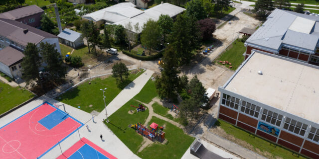 Srednja-škola-plato-i-parking