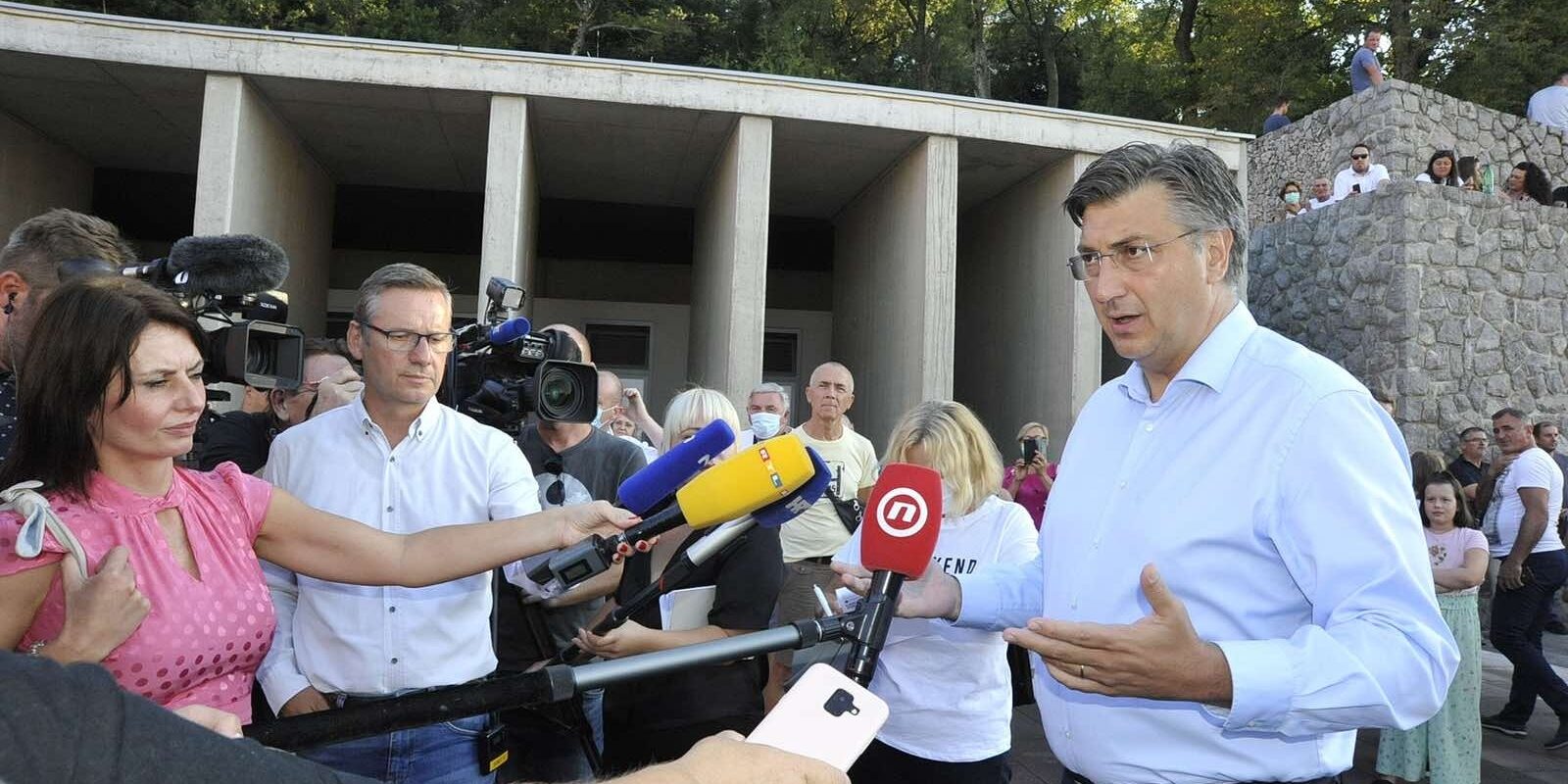 Rijeka: Andrej Plenković sudjelovao na misi na Trsatu