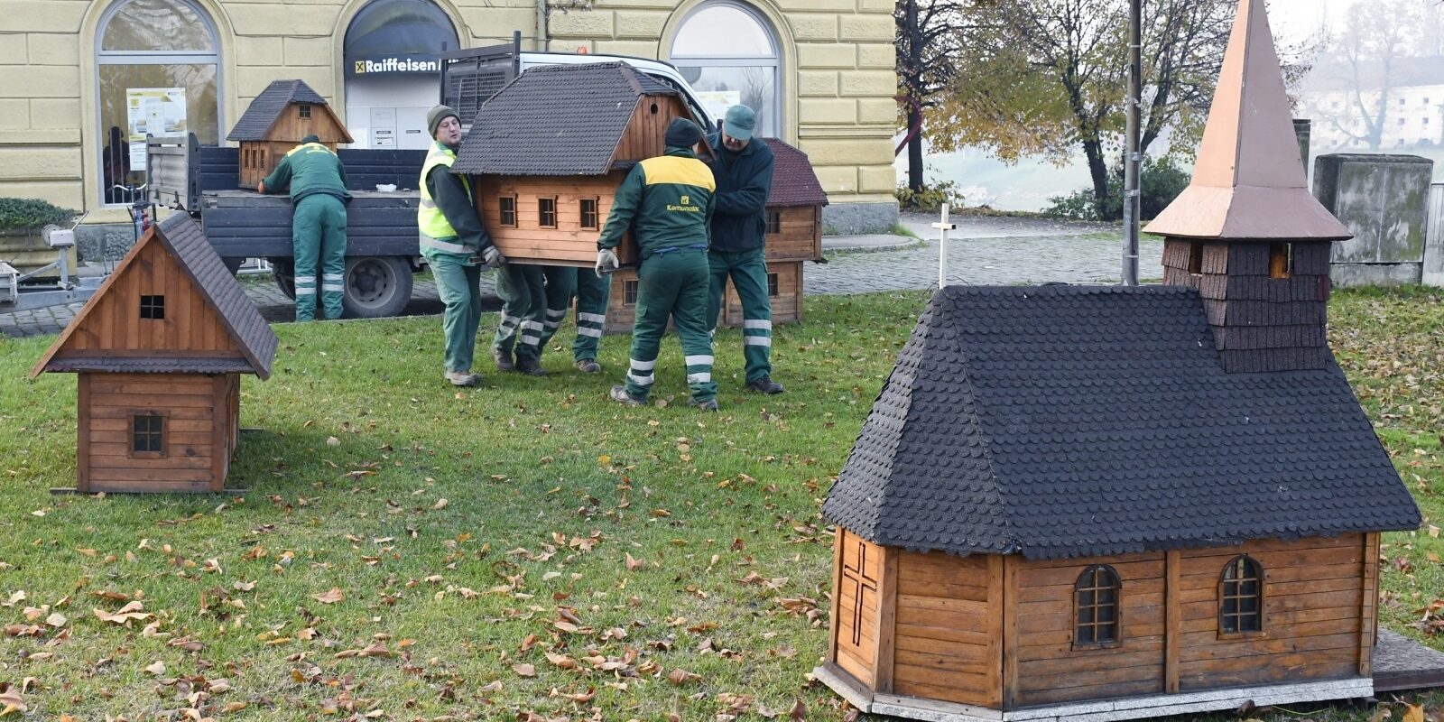 Sisak: Komunalac postavio maketu posavskog sela uoči blagdana
