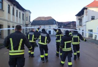 Centar Petrinje zatvoren zb og opasnosti od novih urušavanja