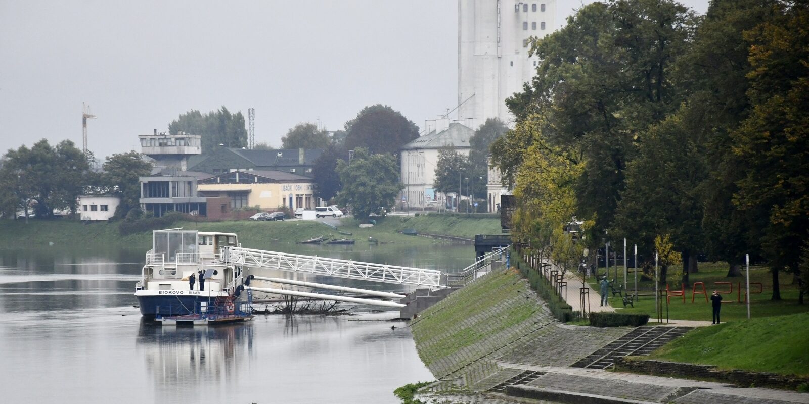 sisak kupa