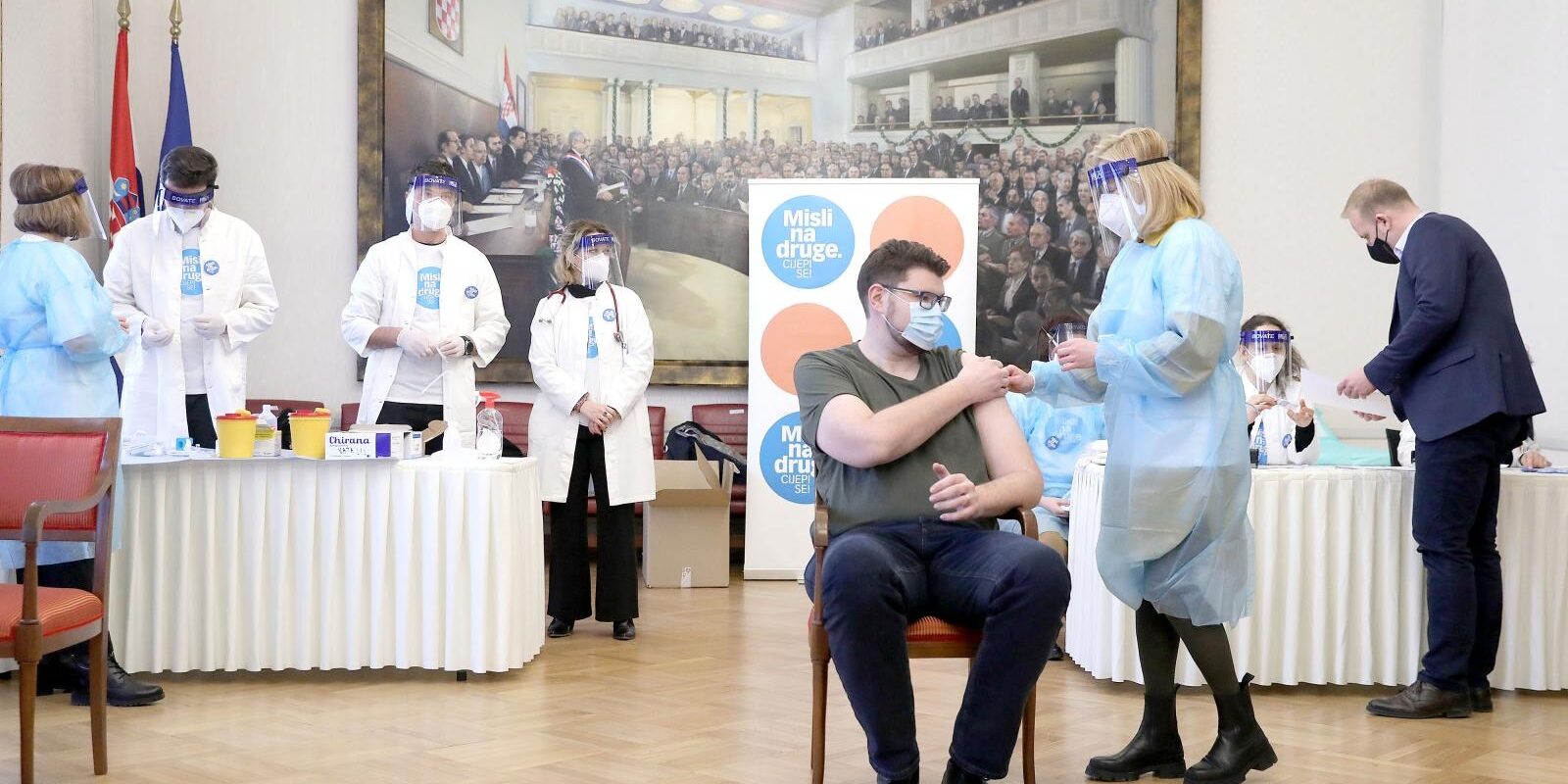 Zagreb: Saborski zastupnici cijepili se protiv covida-19