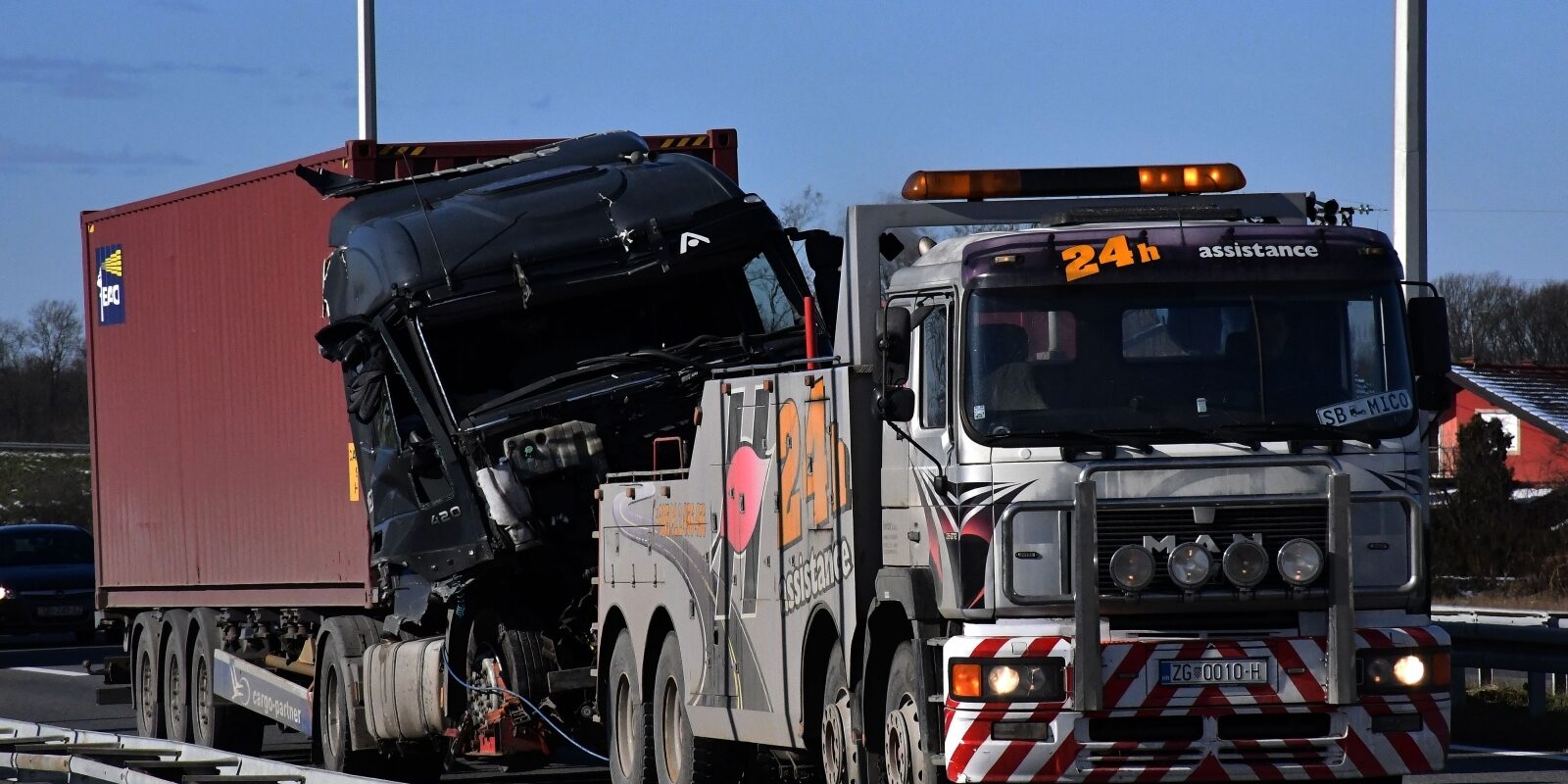 Okučani: Sudar dva kamiona na autocesti A3 između čvora Okučani i čvora Novska