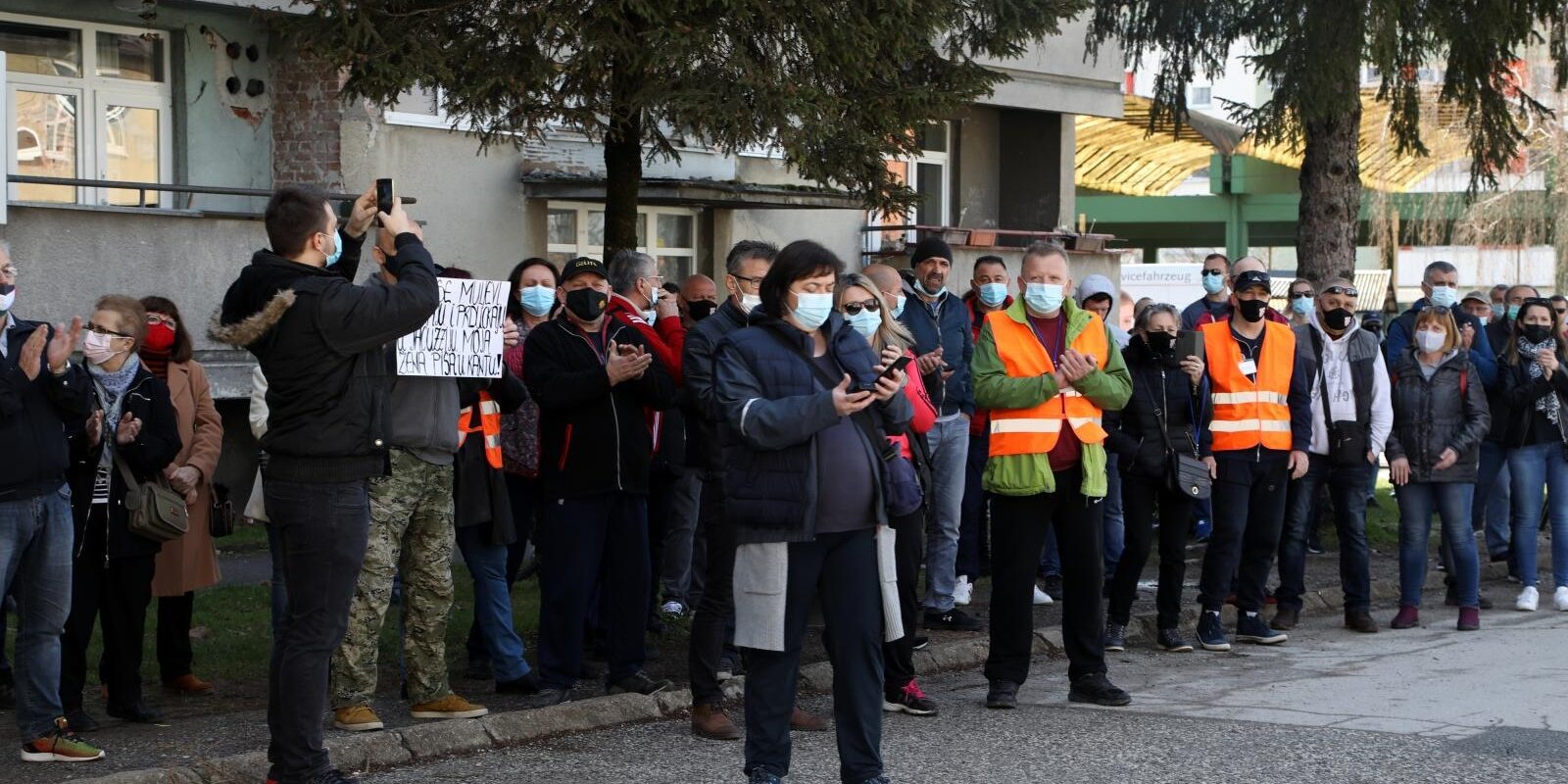 Građani Petrinje prosvjeduju zbog spore obnove grada nakon potresa