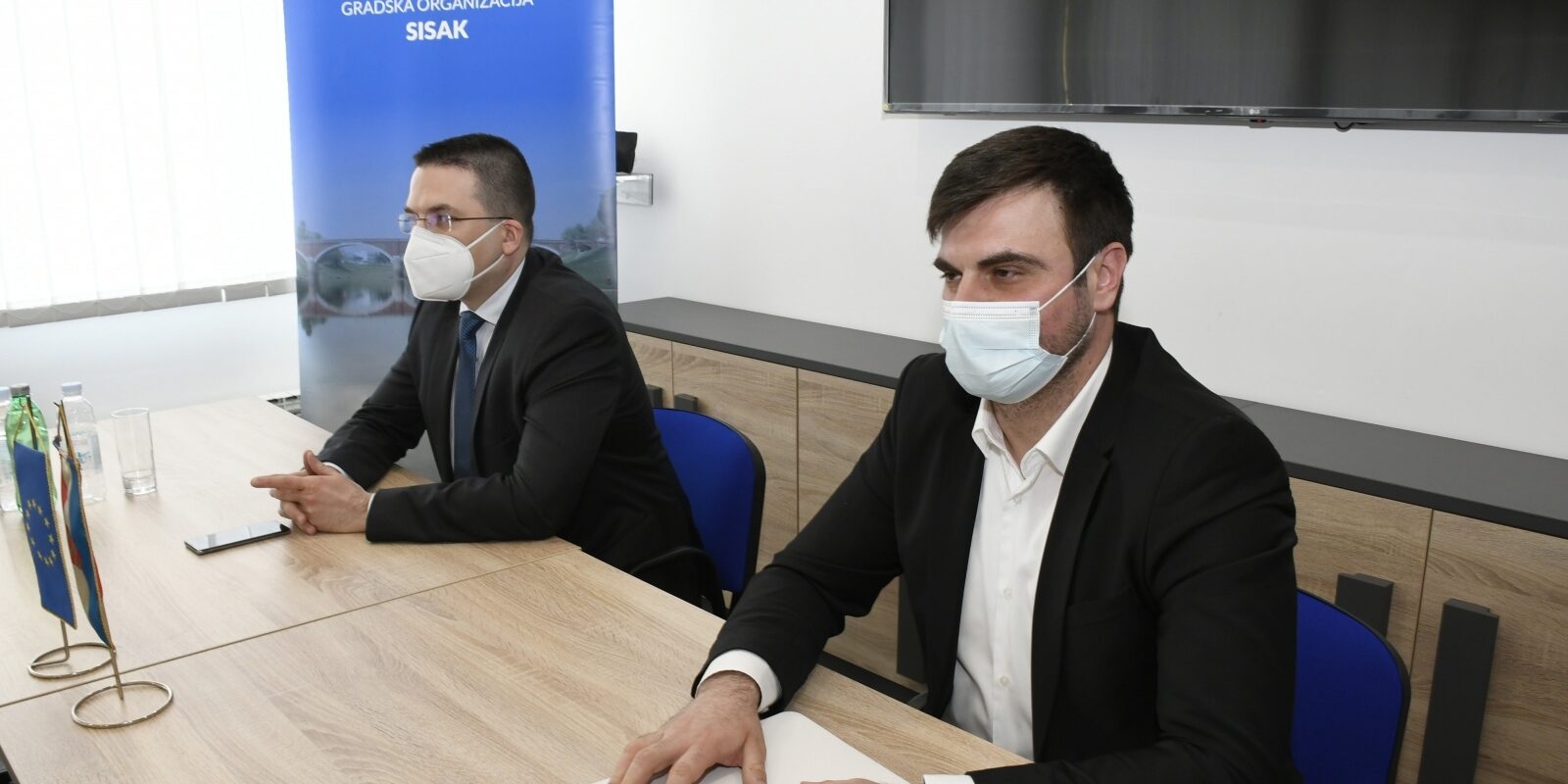 Sisak: Sastanak s europarlametarcem Tomislavom Sokolom o EU sredstvima za potresom pogođena područja