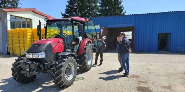 komunalni servisi popovača traktor