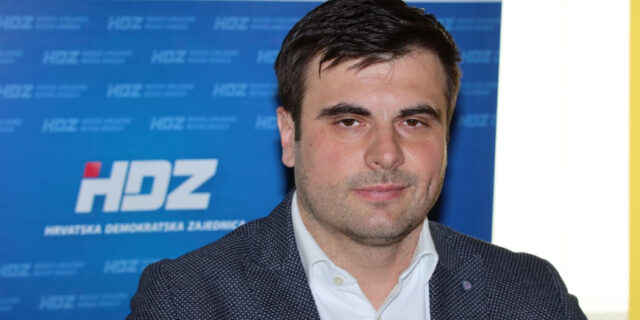 IMG-90b937cc6eab1a2ea17b377693ab199c-V