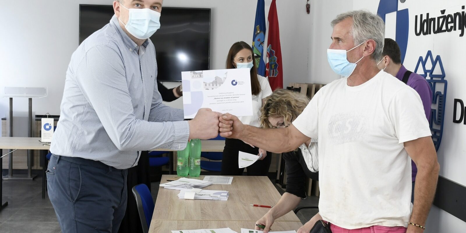 Sisačkim obrtnicima uručeni ugovori o donaciji sredstava iz humanitarne akcije HOK-a