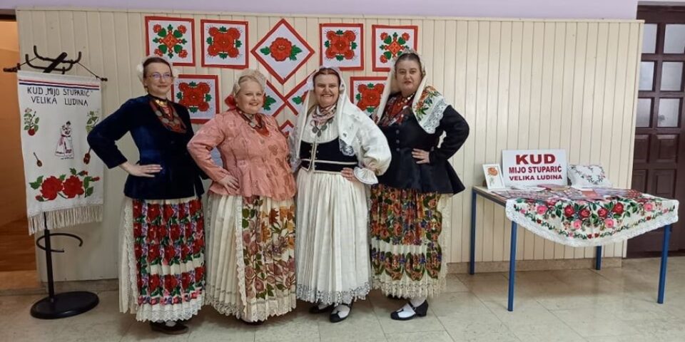 revija narodnih nošnji moslavine