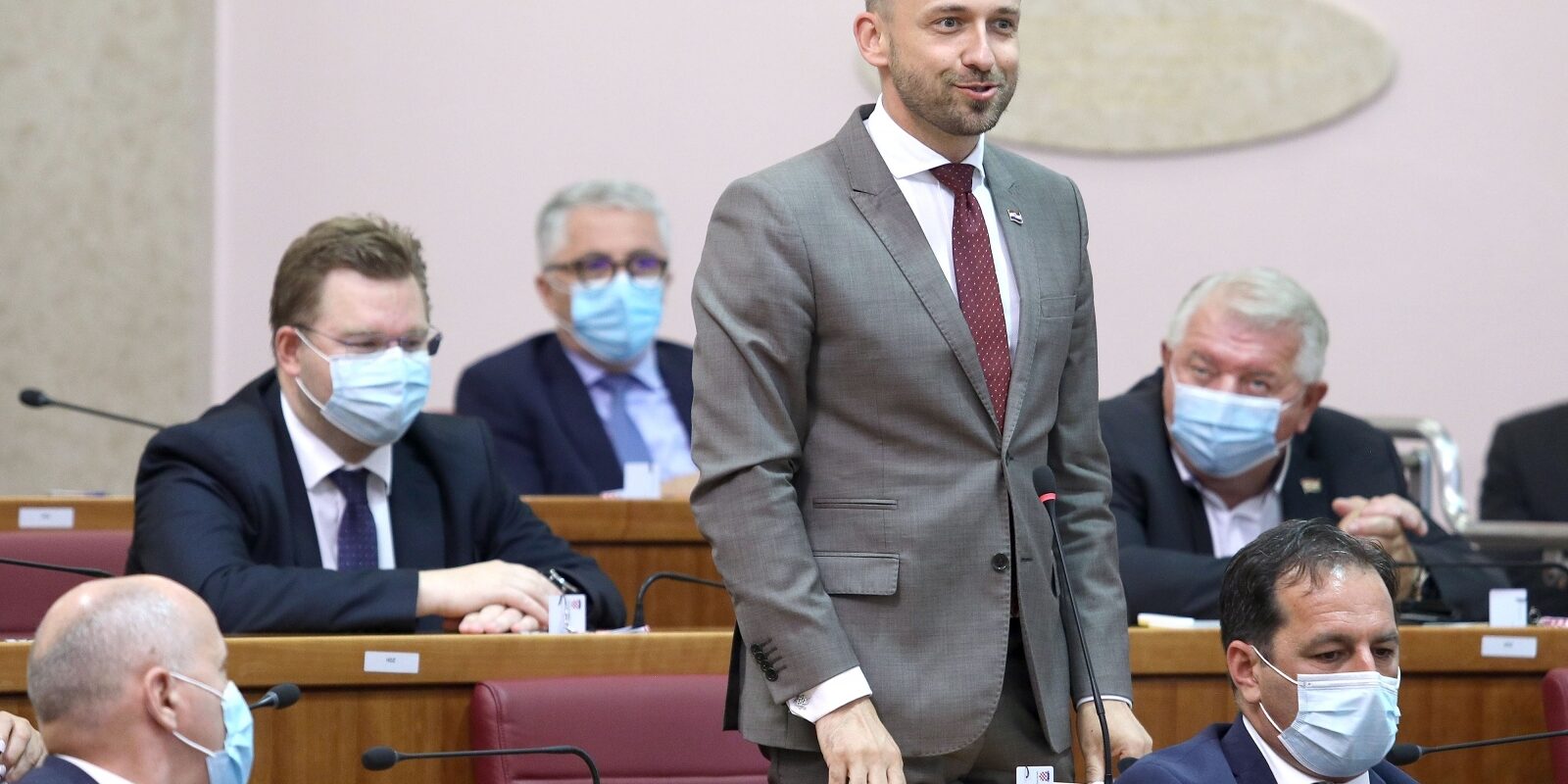 Zagreb: Prisegli novi saborski zastupnici