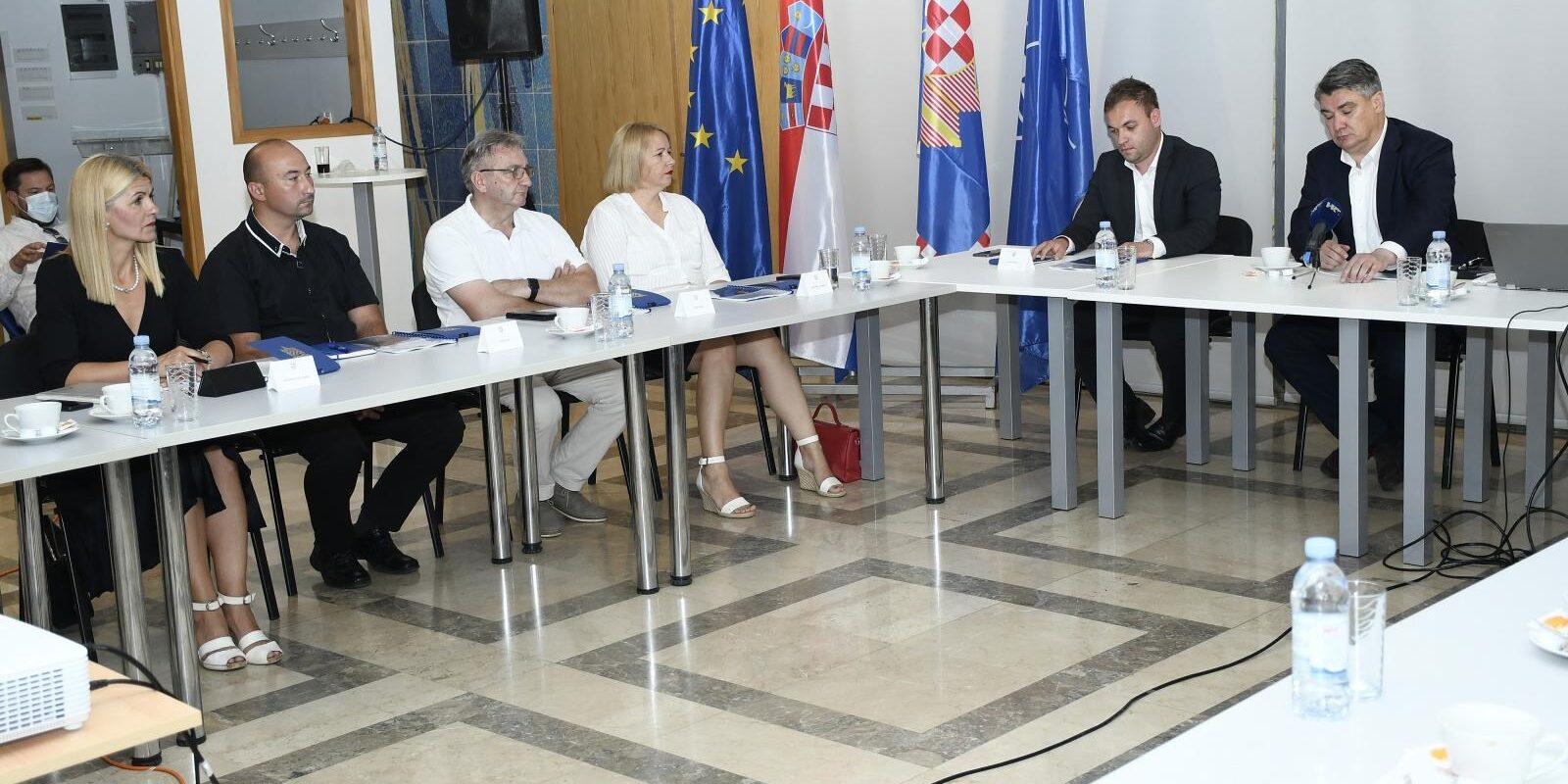 Glina: Zoran Milanović na predstavljanju dokumenta “Dugoročna razvojna vizija Banije”