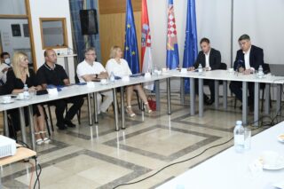 Glina: Zoran Milanović na predstavljanju dokumenta “Dugoročna razvojna vizija Banije”