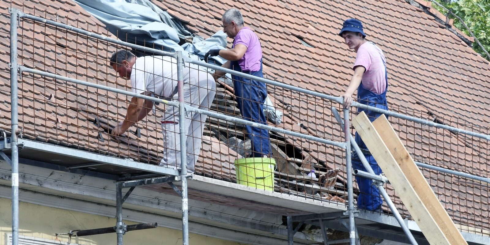 Sisak: Počeli radovi na sanaciji oštećene zgrade Malog Kaptola