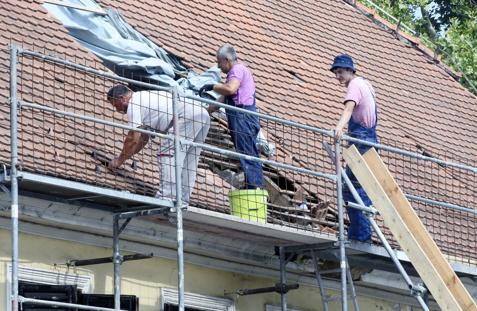 Sisak: Počeli radovi na sanaciji oštećene zgrade Malog Kaptola