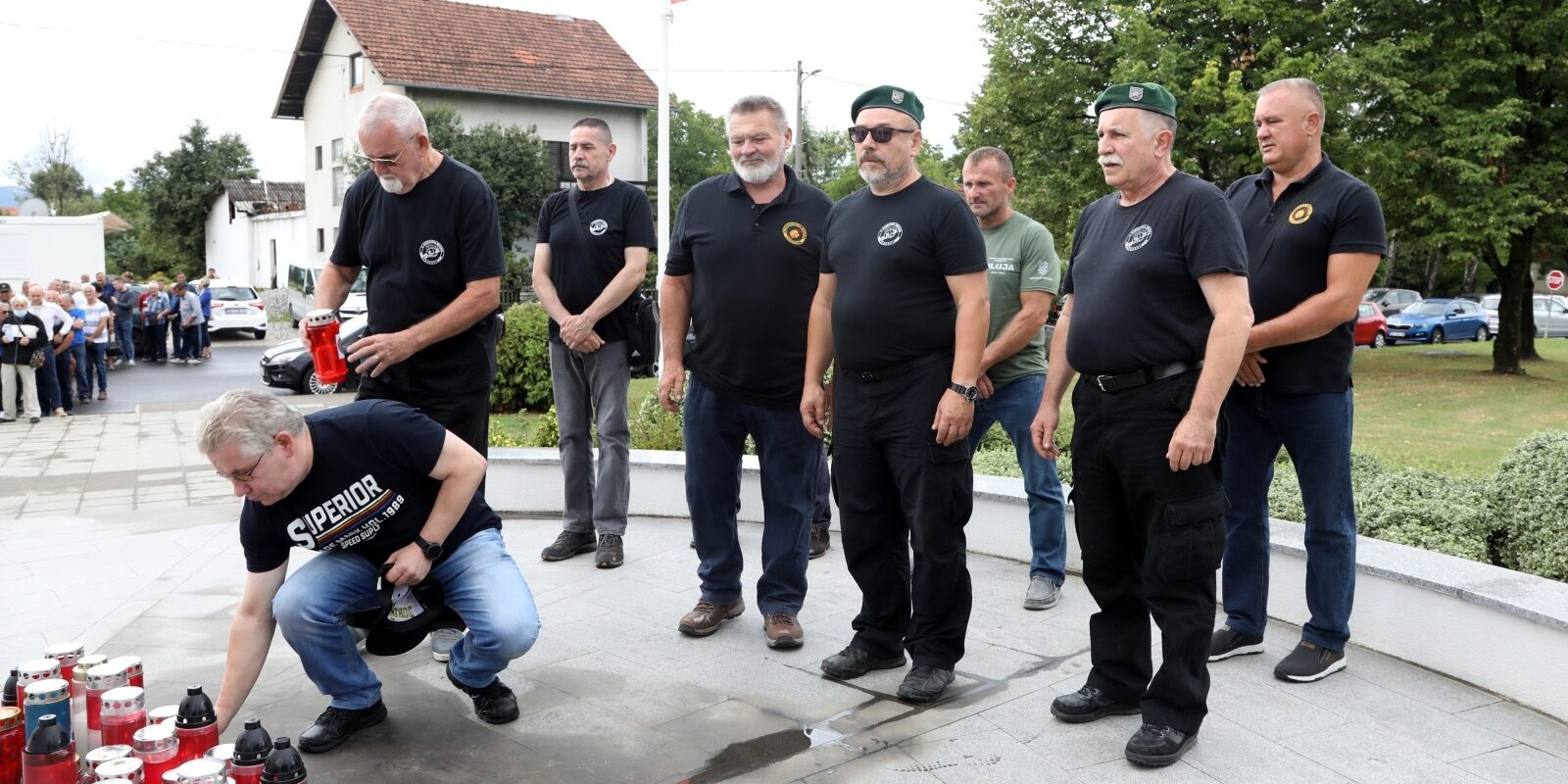 Petrinja: Polaganje vijenaca na spomeniku pukovniku Predragu Matanoviću