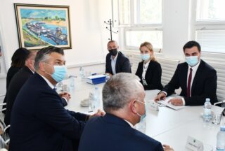 Premijer Plenković i ministri u posjeti Sisačko-moslavačkoj županiji