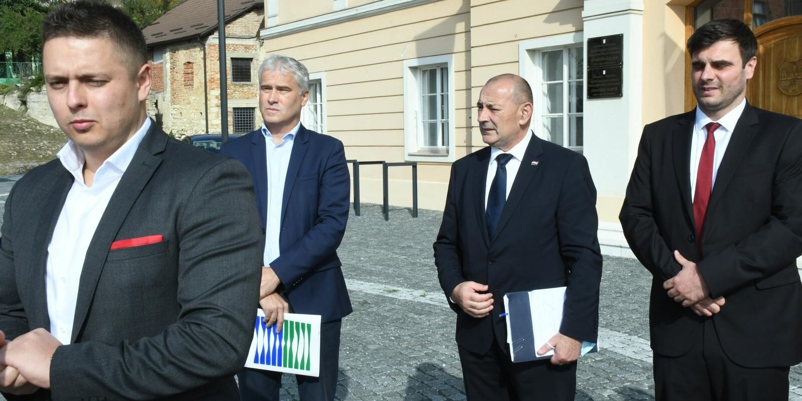 Potpredsjednik Vlade Tomo Medved na radnom sastanku u Hrvatskoj Kostajnici