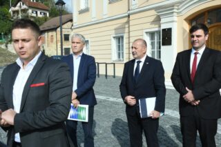Potpredsjednik Vlade Tomo Medved na radnom sastanku u Hrvatskoj Kostajnici