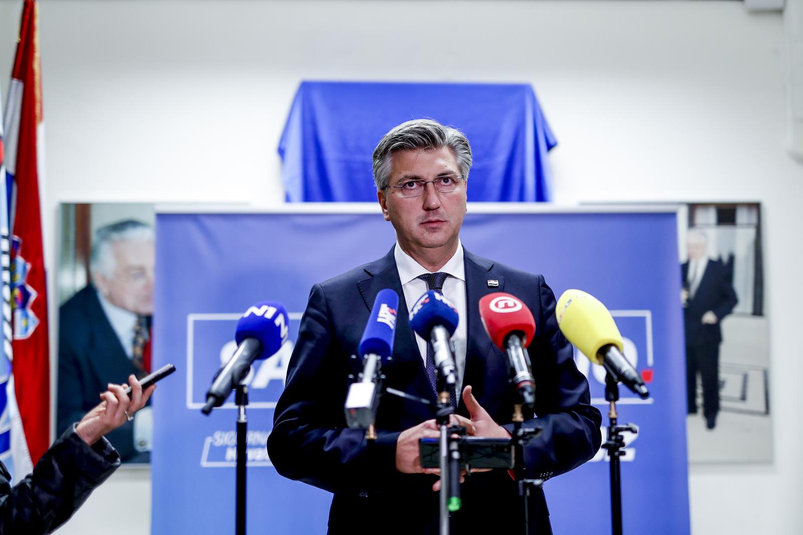Plenković se obratio medijima nakon sjednice Predsjedništva i Nacionalnog vijeća HDZ-a