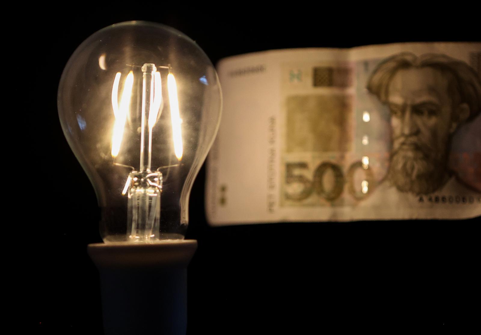 Poskupljuje električna energija