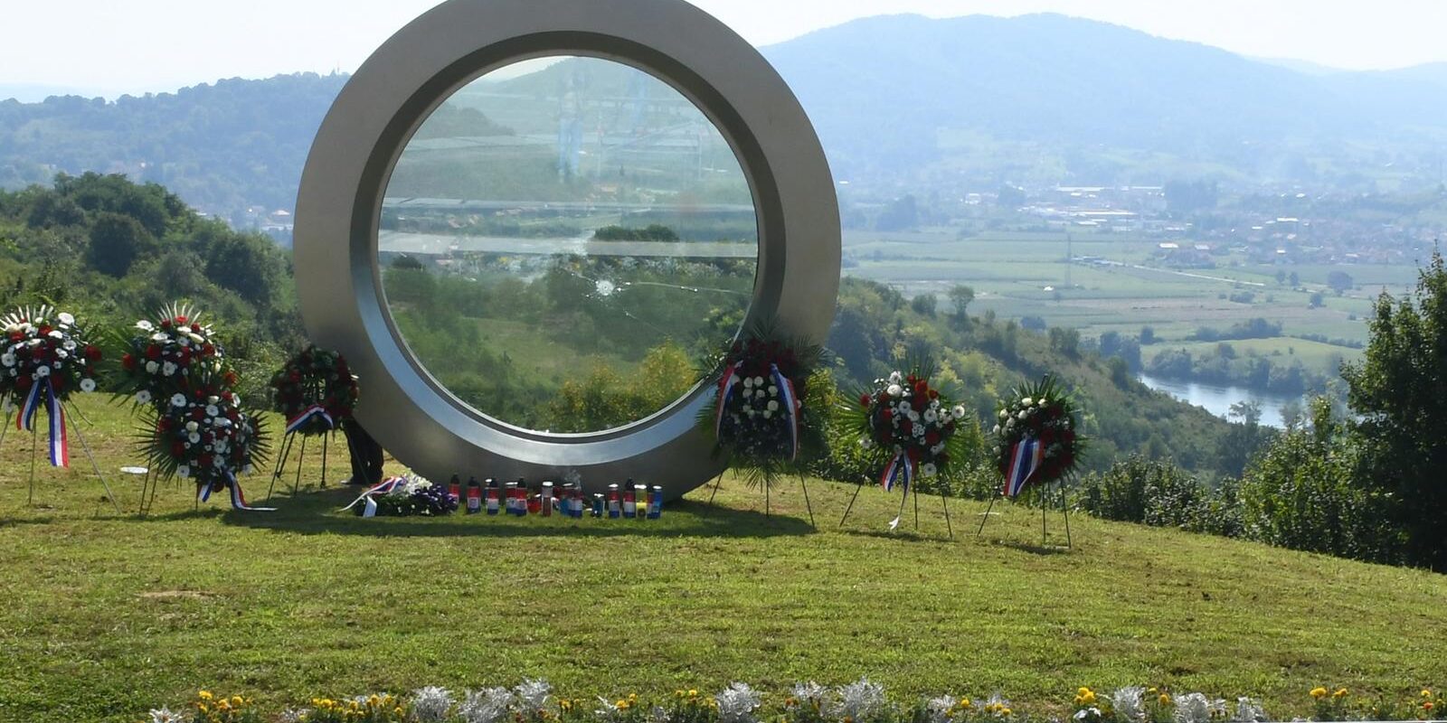 slomljeni pejzaž hrvatska kostajnica