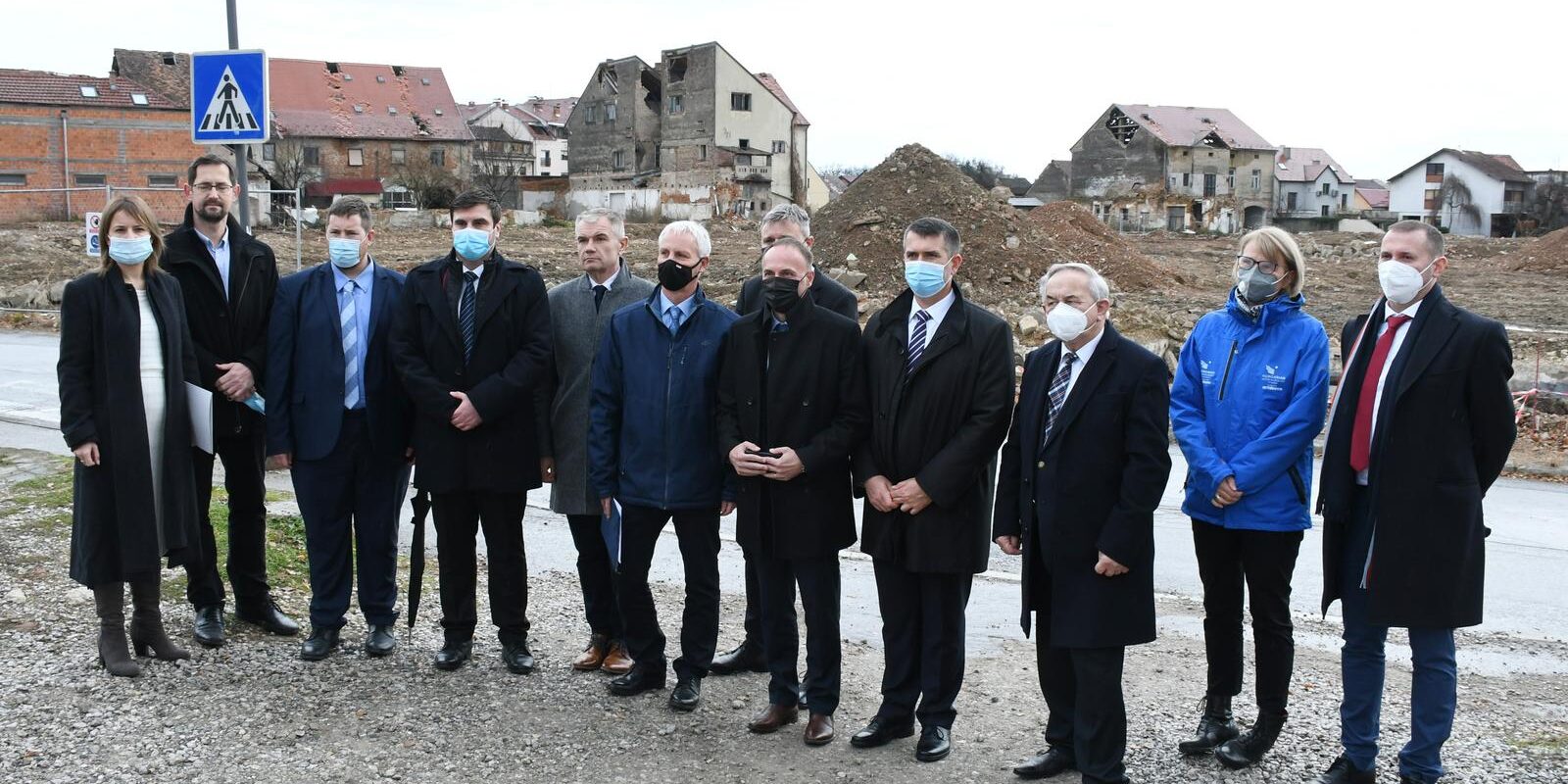 Petrinja: Mađarski predstavnici obišli su lokaciju na kojoj će mađarska Vlada graditi novu petrinjsku Osnovnu školu