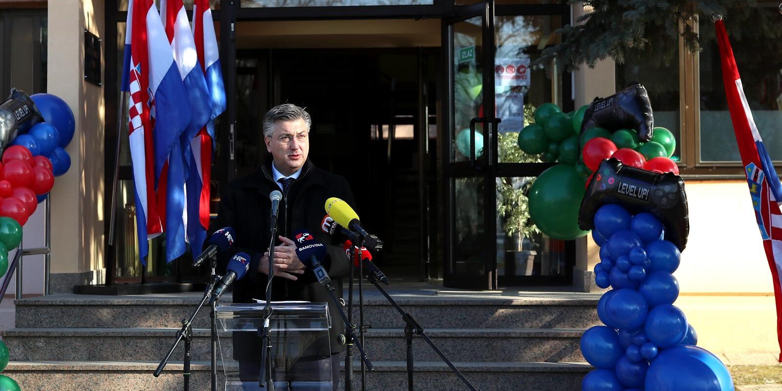 Andrej Plenković u Novskoj sudjelovao na otvorenju Učeničkog doma srednje škole Novska