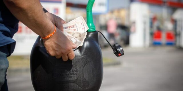 Nakon ponoći građane očekuje osjetno poskupljenje goriva