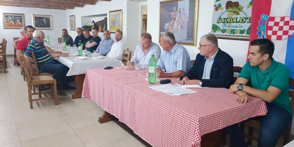 udruga vinograda i voćara škrlet