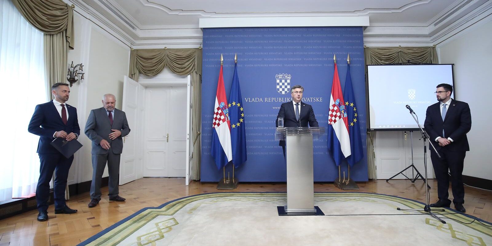Plenković predstavio zakonske izmjene vezane uz novi model obiteljske mirovine i povećanje najnižih mirovina