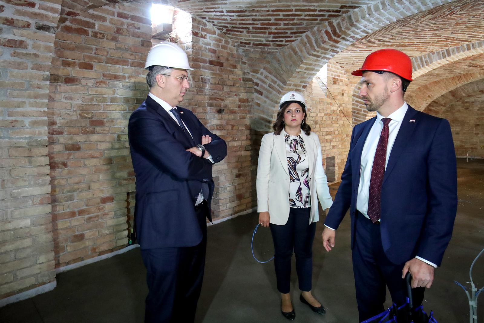 Predsjednik Vlade Andrej Plenković posjetio je Novsku