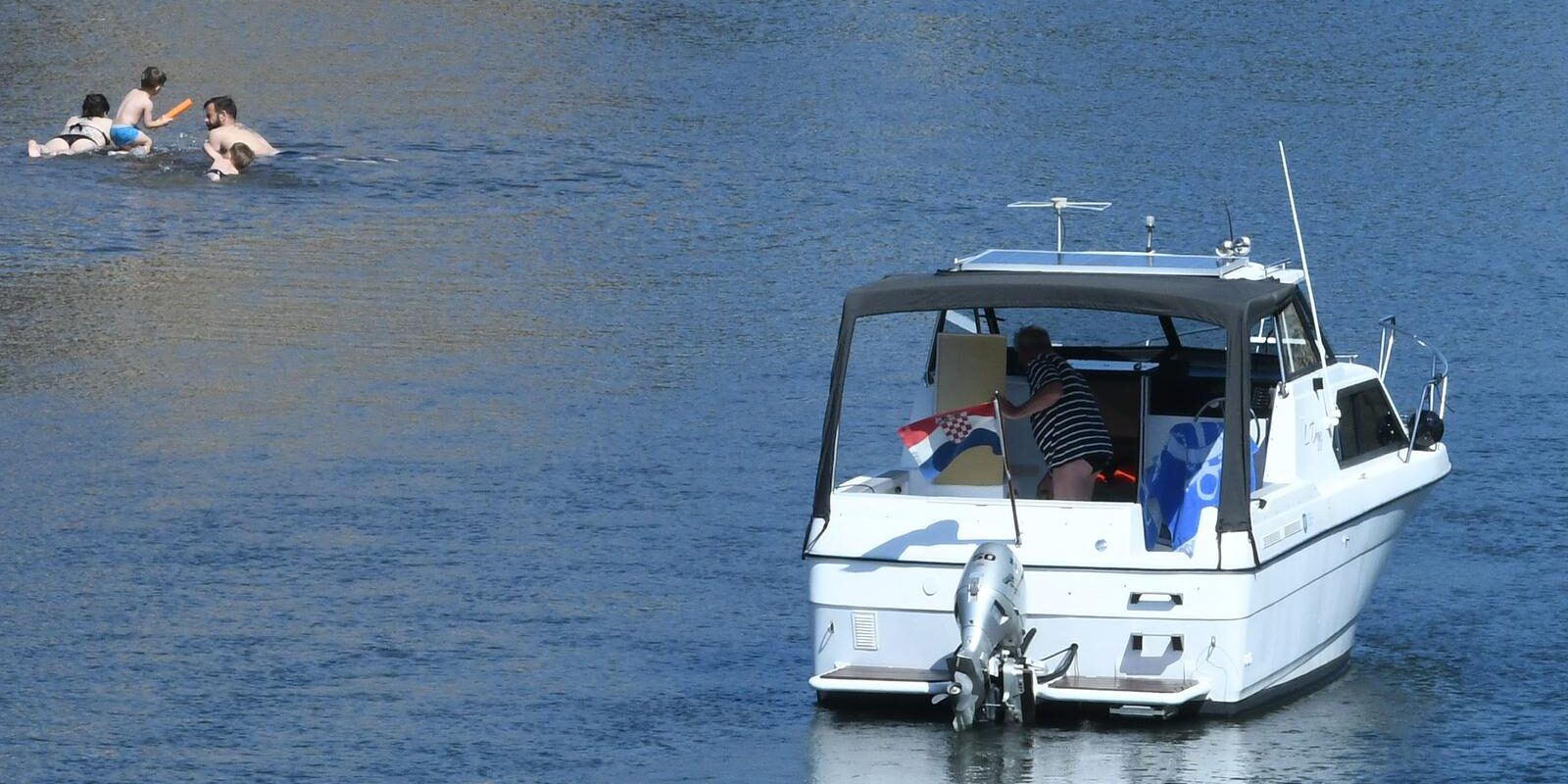 Sisak: Gliserom došli na rijeku Kupu kako bi se osvježili