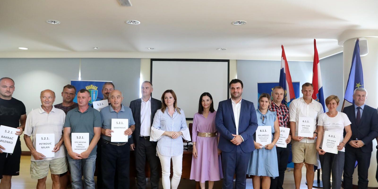 Sisak: Ministrica Vučković uručila ugovore o potpori iz Programa ruralnog razvoja