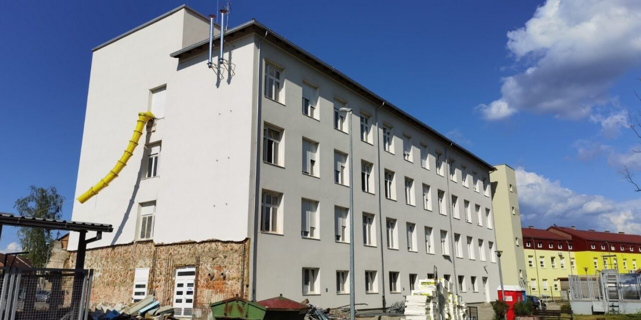 dom za starije glina