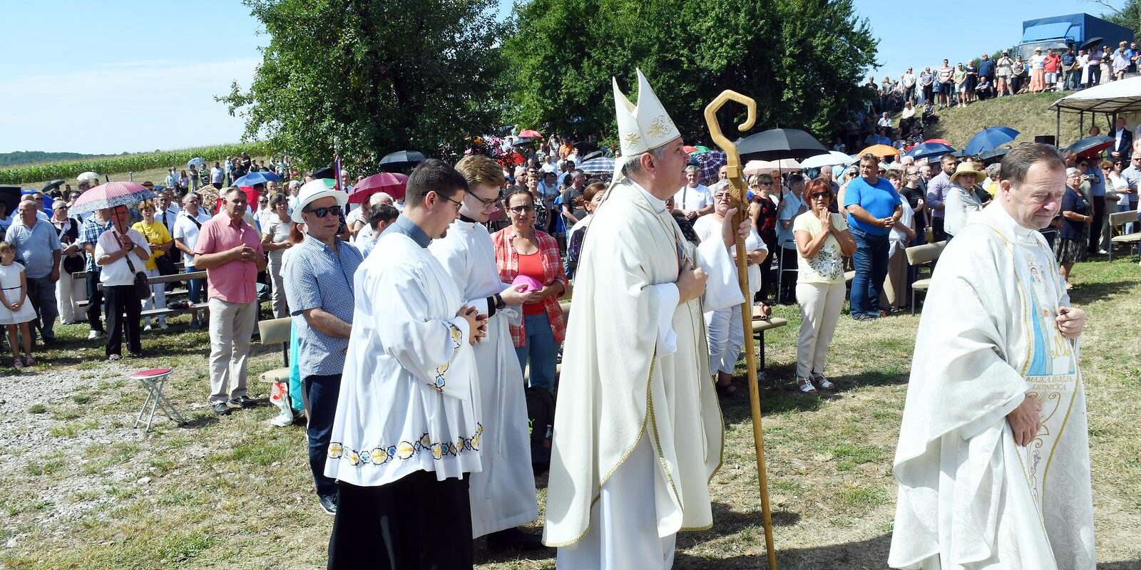Sisački biskup Vlado Košić predvodio svečano misno slavlje u marijanskom svetištu Majke naših stradanja u Gori kraj Petrinje