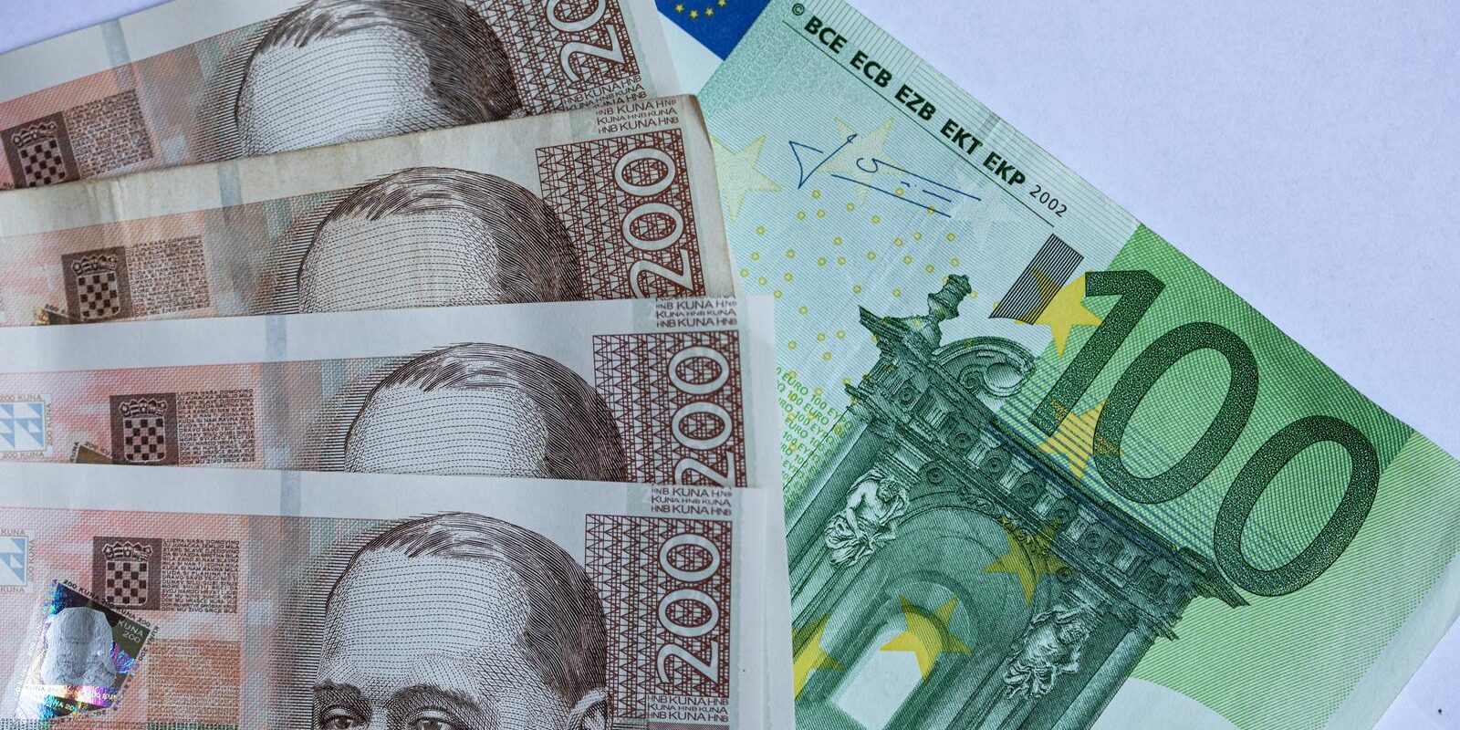 Ilustracija kućne štednje papirnatog novca