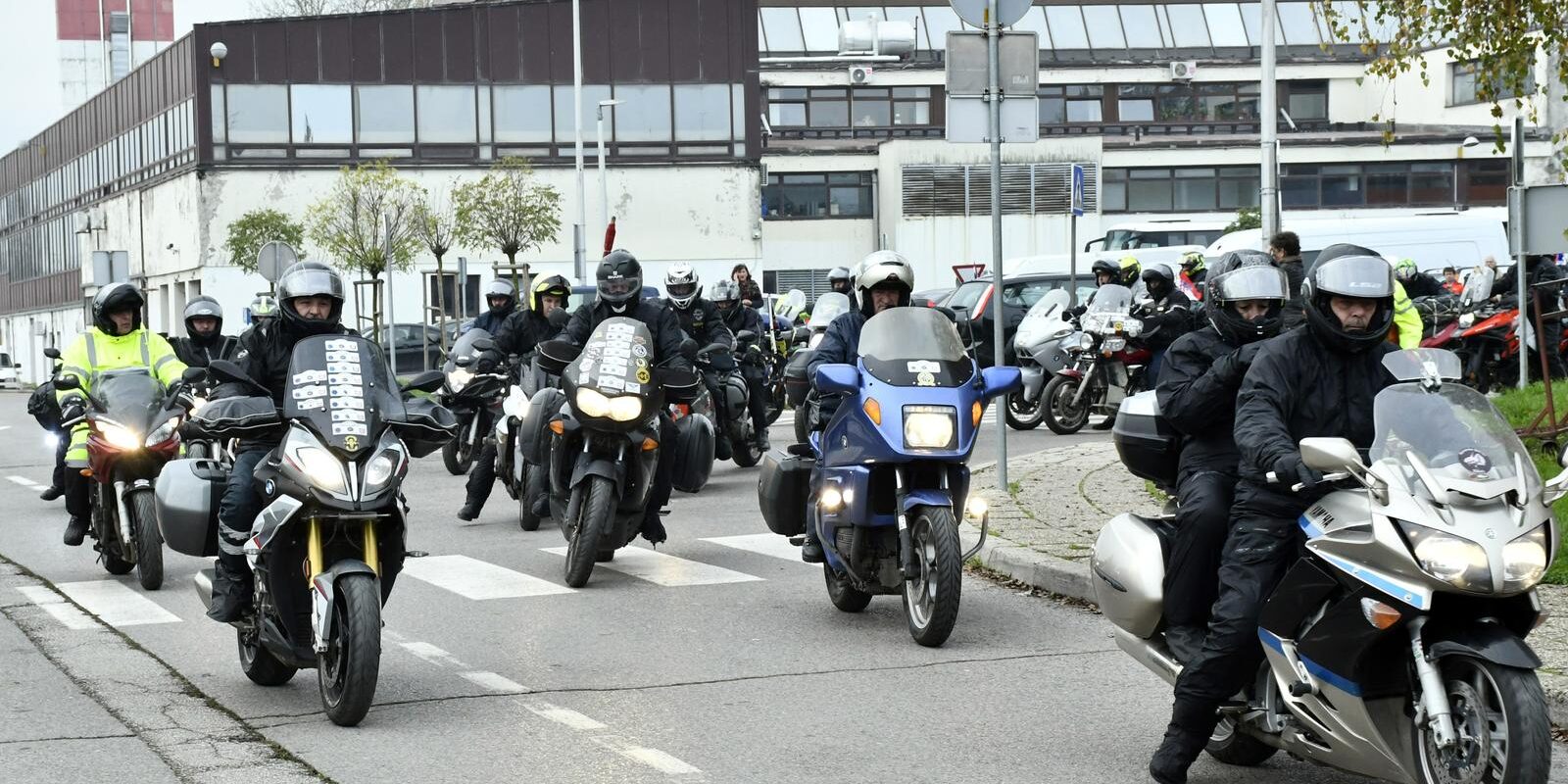 Stotine motorista 15.Karavane Prevlaka-Vukovar 2022 prošlo je kroz Sisak