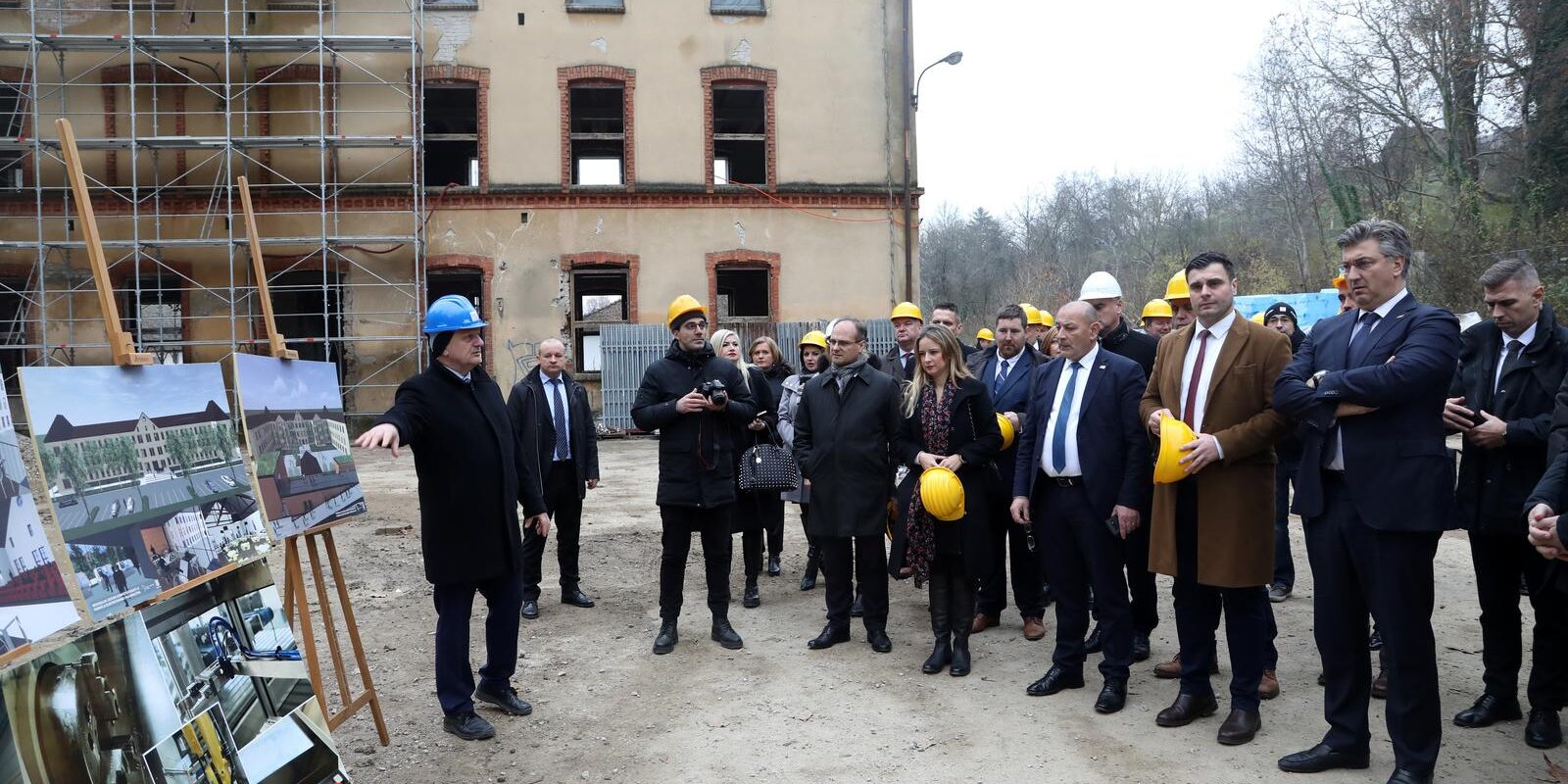 Premijer Plenković  obišao je gradilište Regionalnog centra kompetentnosti Tehničke škole Sisak i katedralu u Sisku