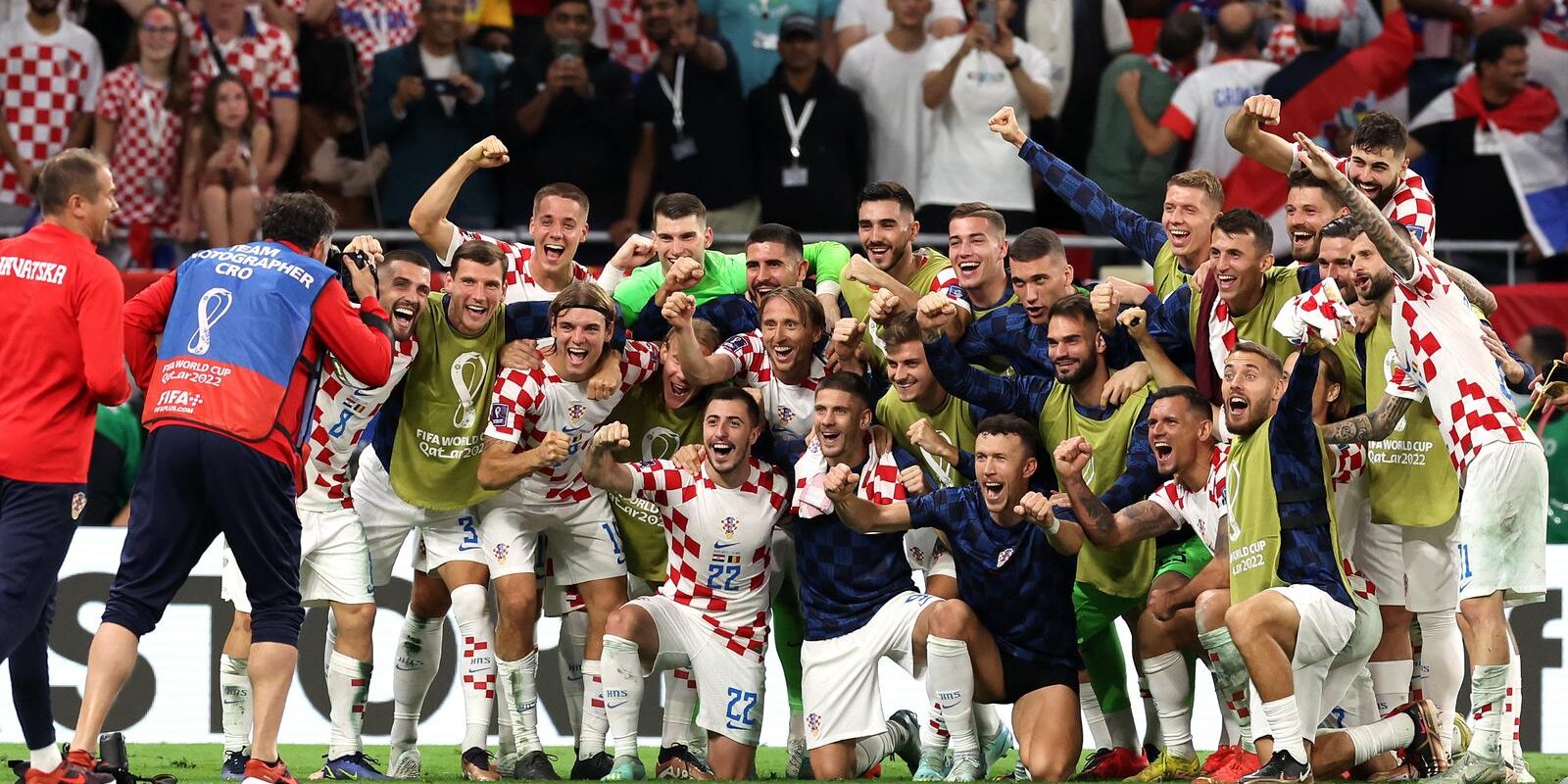 KATAR 2022 – Slavlje reprezentativaca nakon osiguranog ulaska u osminu finala SP