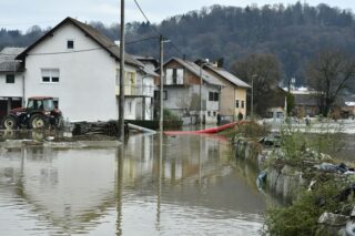 Dio Hrvatske Kostajnice pod vodom, izlila se rijeka Una