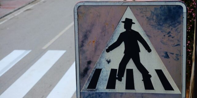 crosswalk-2711041_1280-822×548