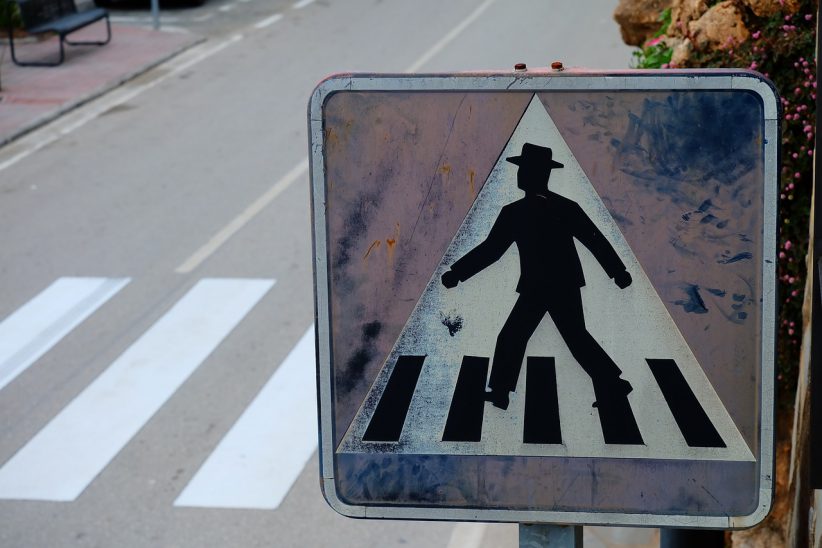 crosswalk-2711041_1280-822×548