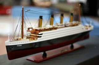 Osijek: Maketa broda Titanic napravljena od drveta