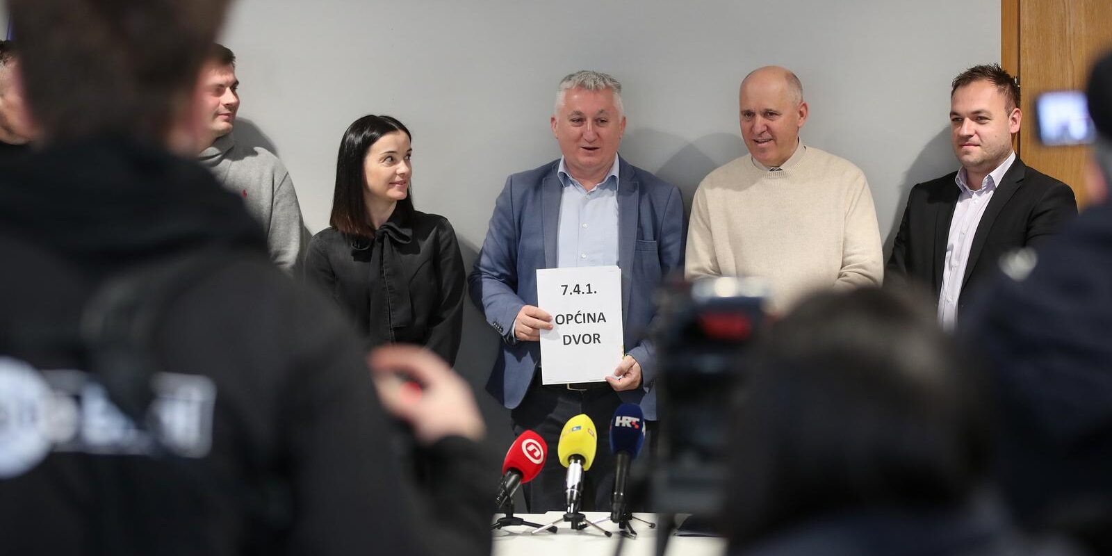 Glina: Ministrica Vučković i ministar Bačić uručili ugovore iz Programa ruralnog razvoja