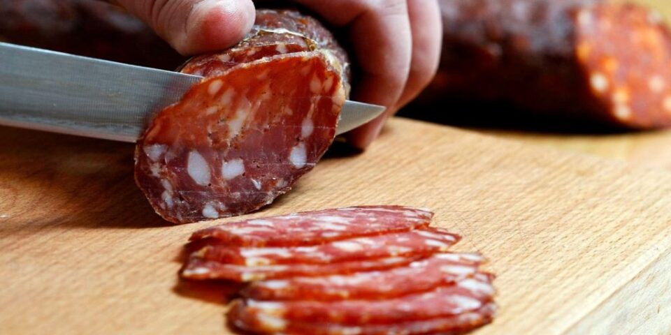 salamijada salama kobasica